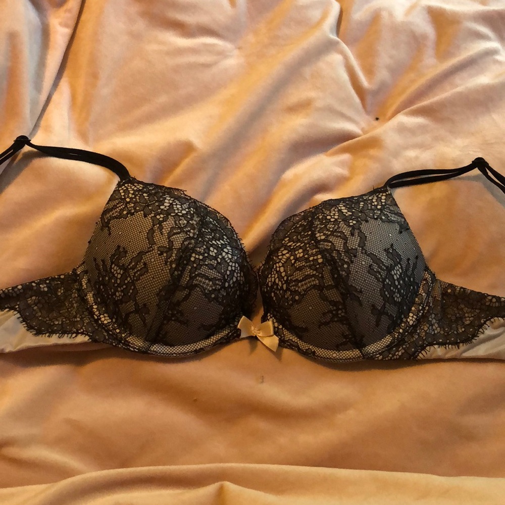 Grey/purple lace Victoria’s Secret push-up  32b